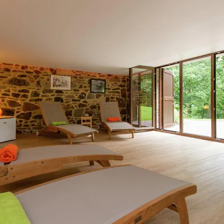 Luxurious In Tenneville With Sauna